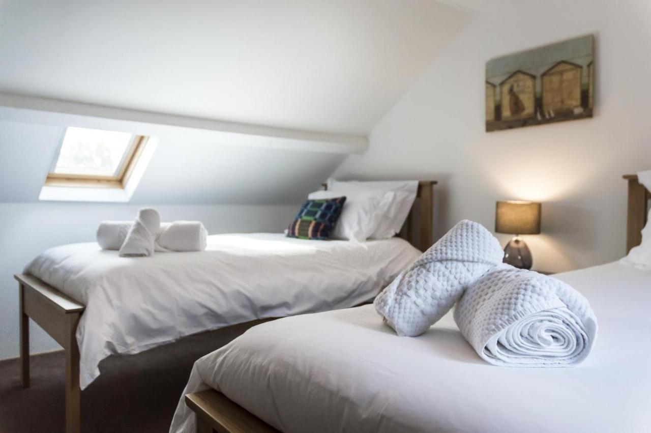 Foxglove - Luxurious Barn Conversion - Blossom Farm Johnston Екстериор снимка