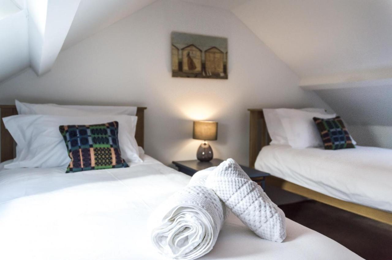 Foxglove - Luxurious Barn Conversion - Blossom Farm Johnston Екстериор снимка