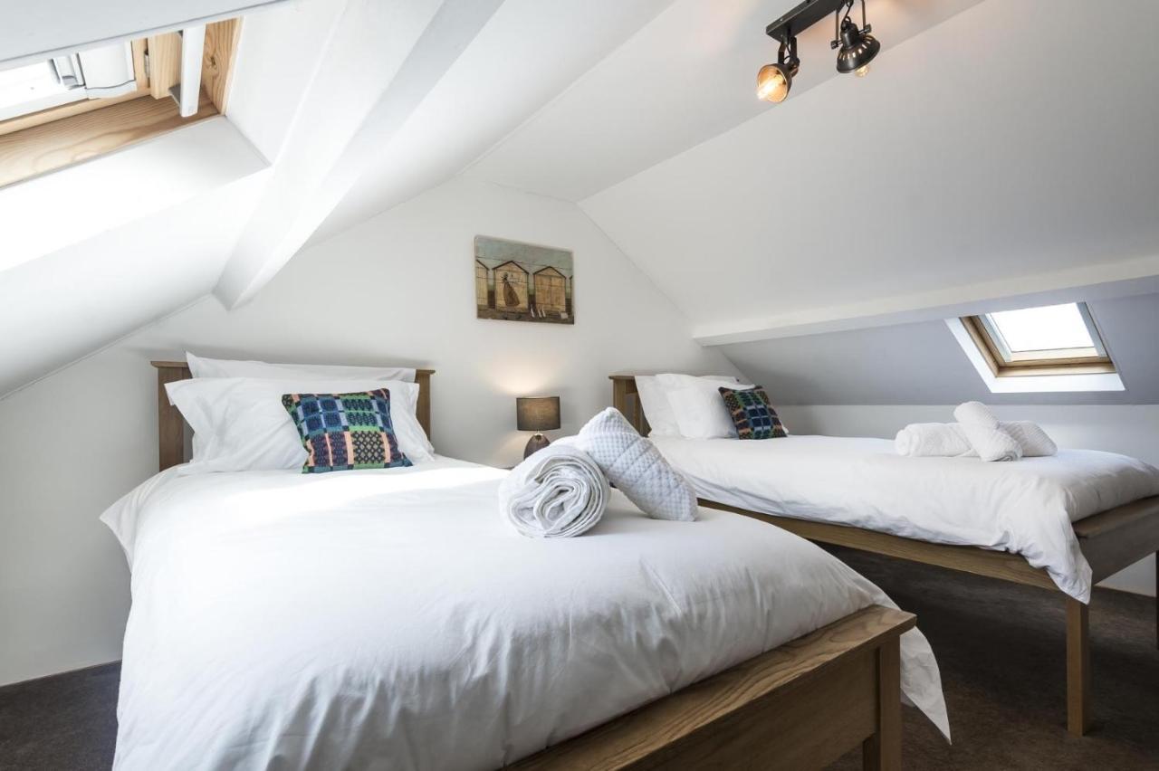 Foxglove - Luxurious Barn Conversion - Blossom Farm Johnston Екстериор снимка