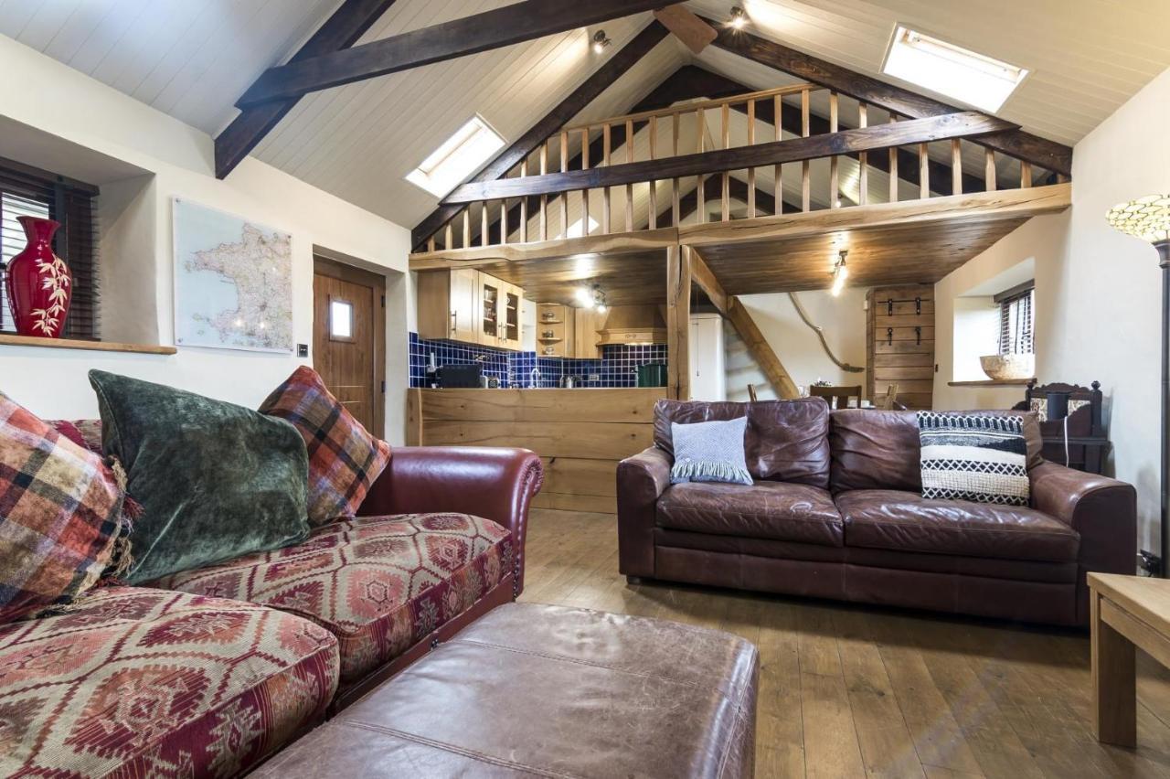 Foxglove - Luxurious Barn Conversion - Blossom Farm Johnston Екстериор снимка
