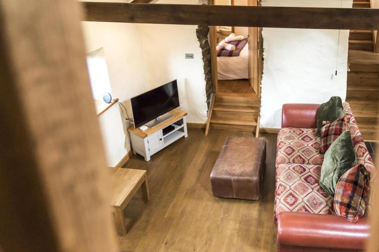 Foxglove - Luxurious Barn Conversion - Blossom Farm Johnston Екстериор снимка